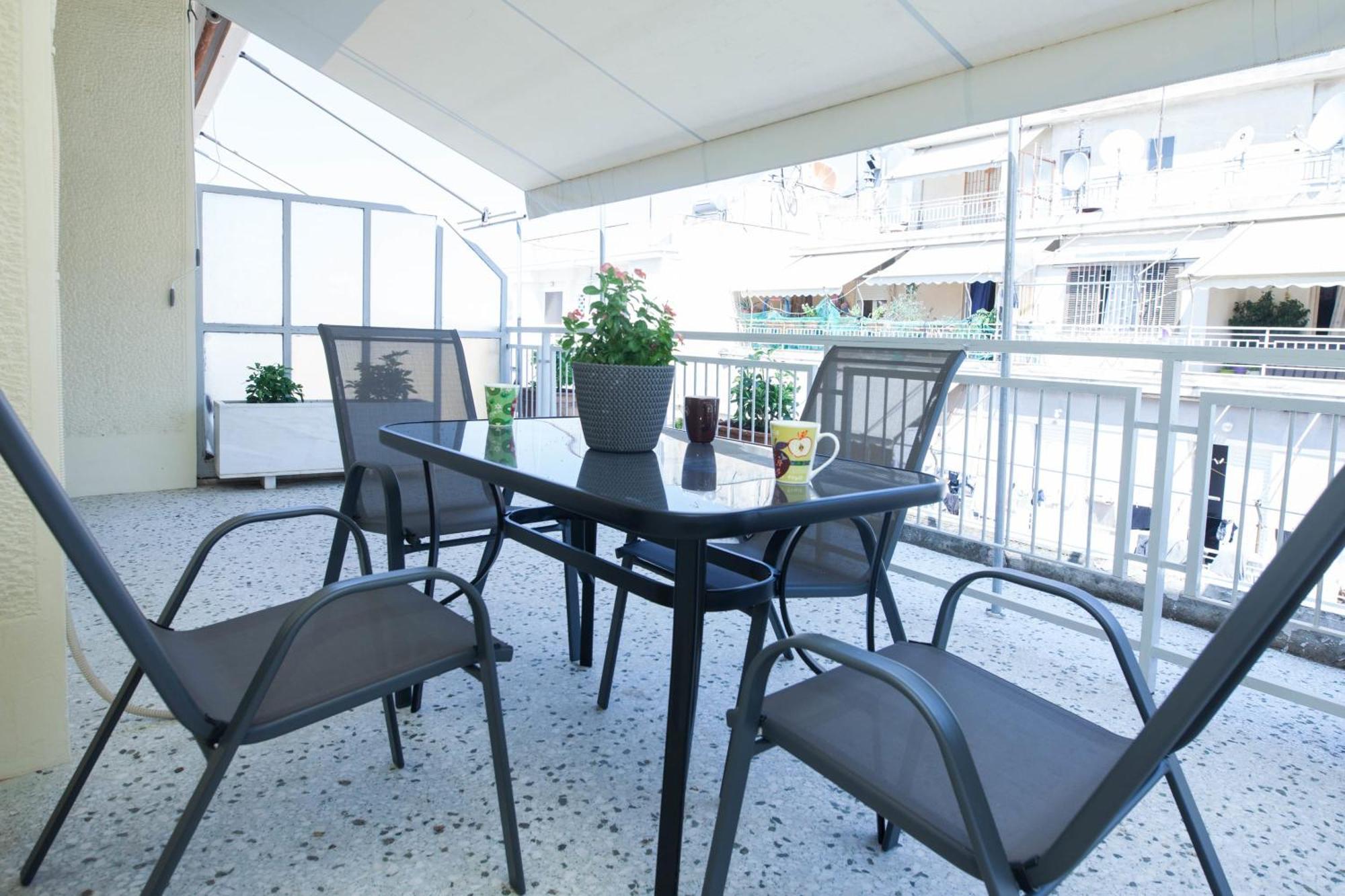 Modern 1 Bd Balcony Apt Near Metro In Kato Patisia Афины Экстерьер фото