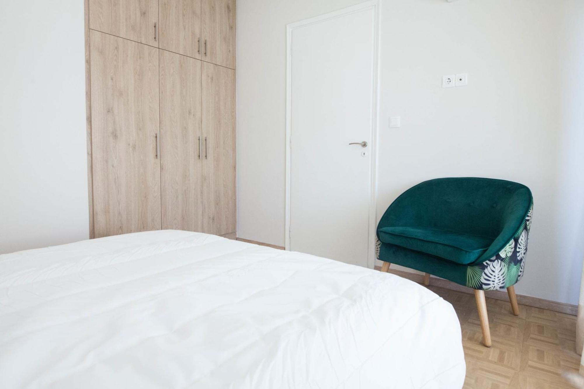 Modern 1 Bd Balcony Apt Near Metro In Kato Patisia Афины Экстерьер фото