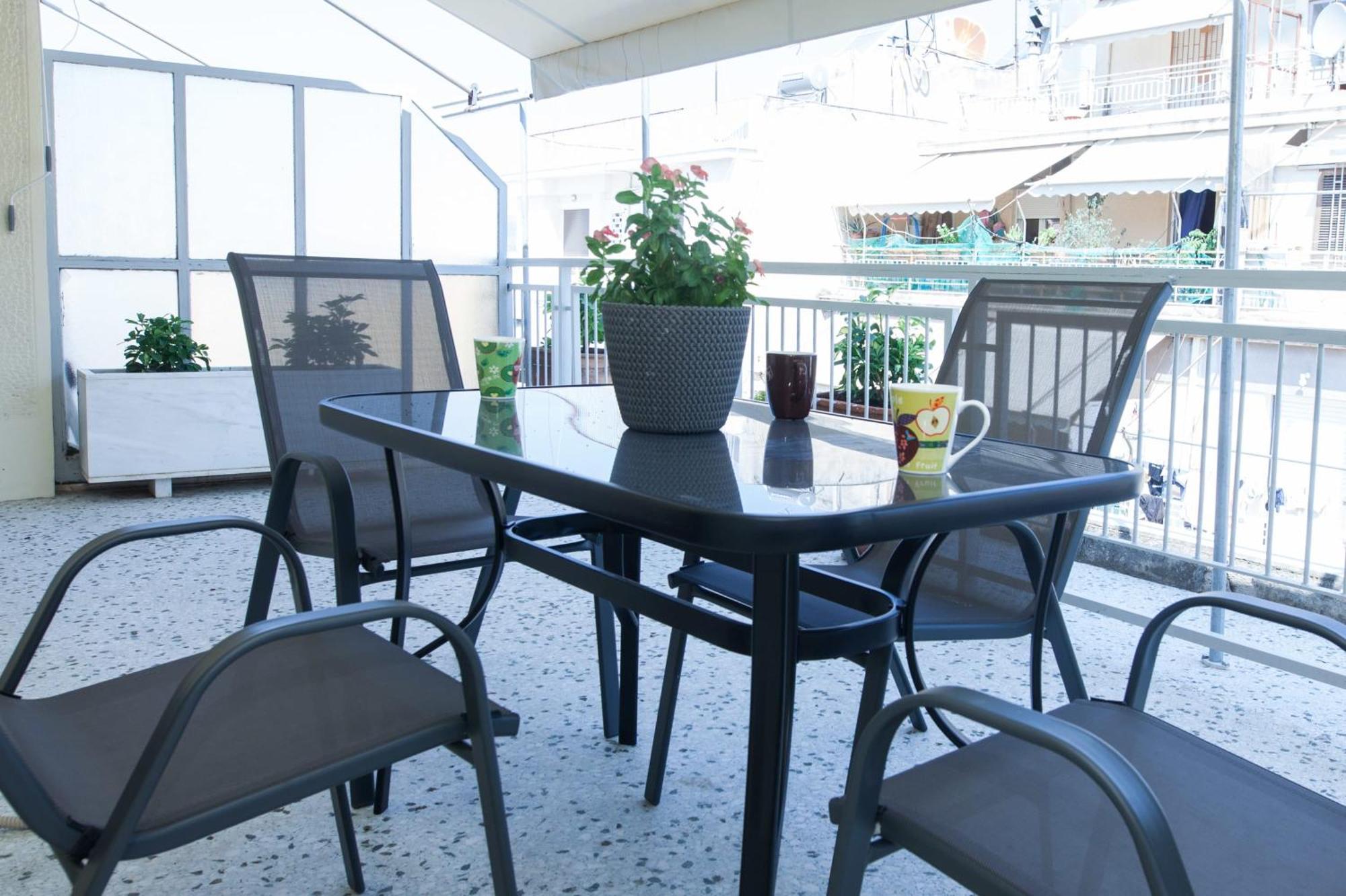 Modern 1 Bd Balcony Apt Near Metro In Kato Patisia Афины Экстерьер фото