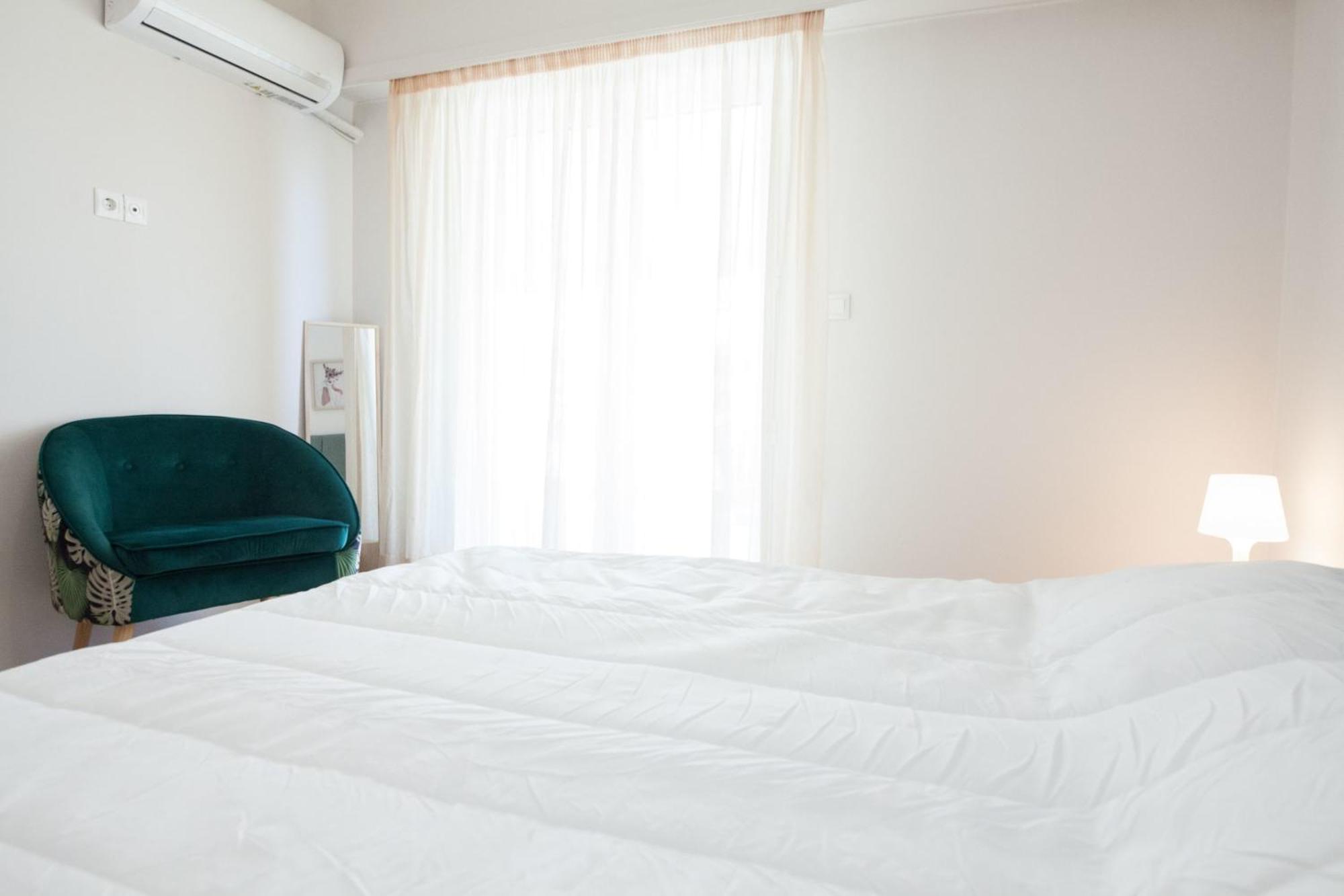Modern 1 Bd Balcony Apt Near Metro In Kato Patisia Афины Экстерьер фото